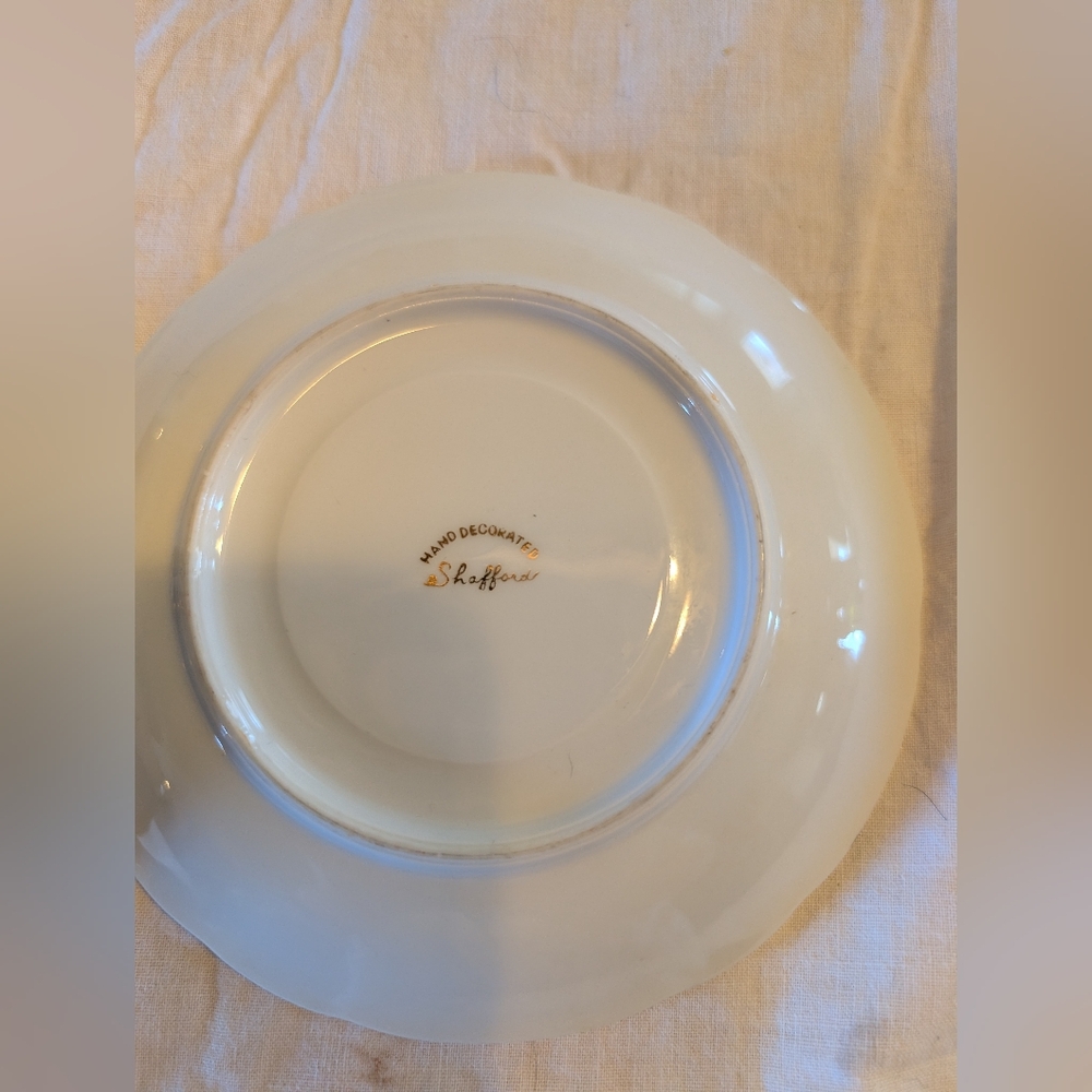 2/50$ Vintage-Style Gray Floral Porcelain Teacup and Saucer with Gold Handle - Picture 8 of 10